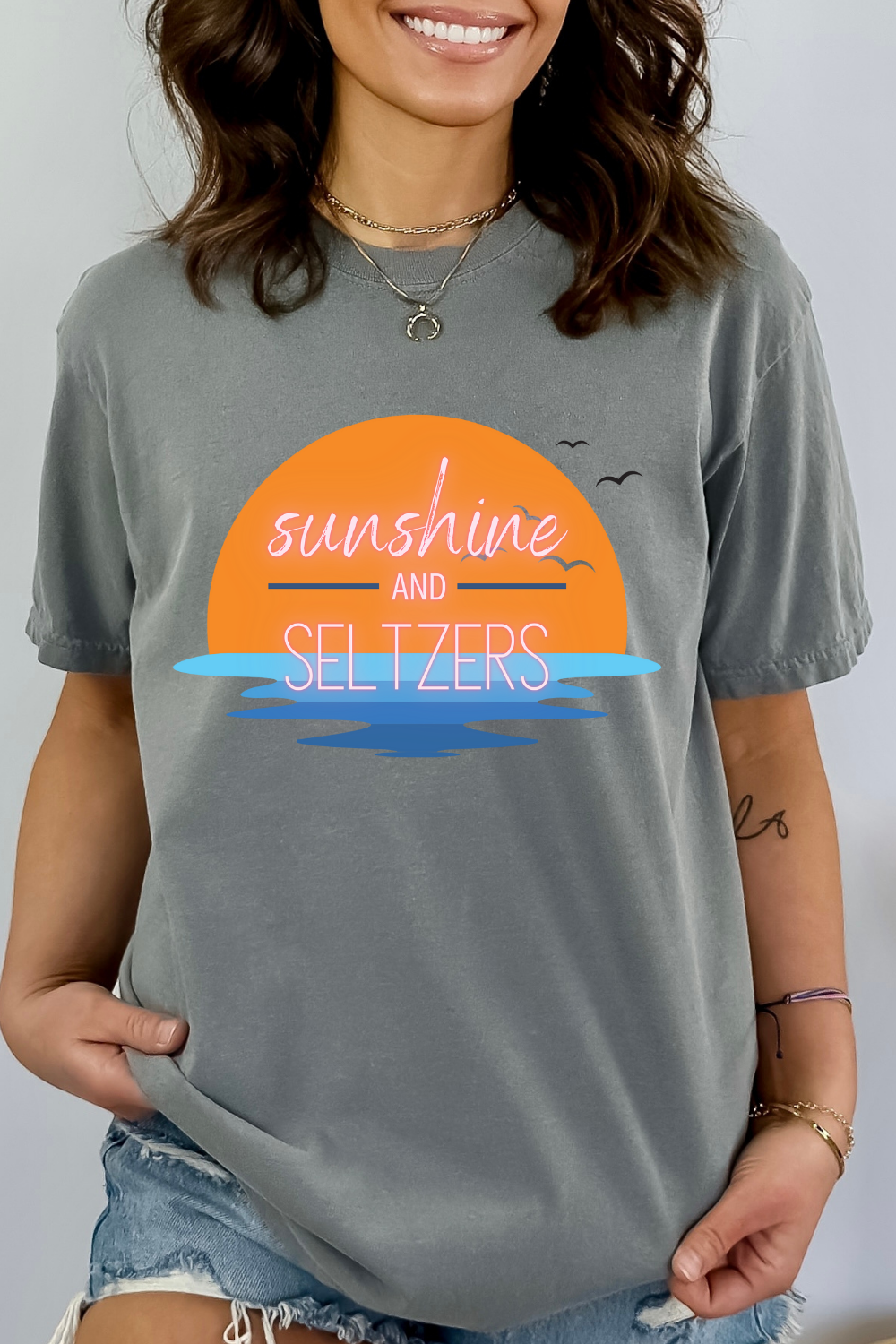 Sunshine & Seltzers Tee Greta Bean & Co.