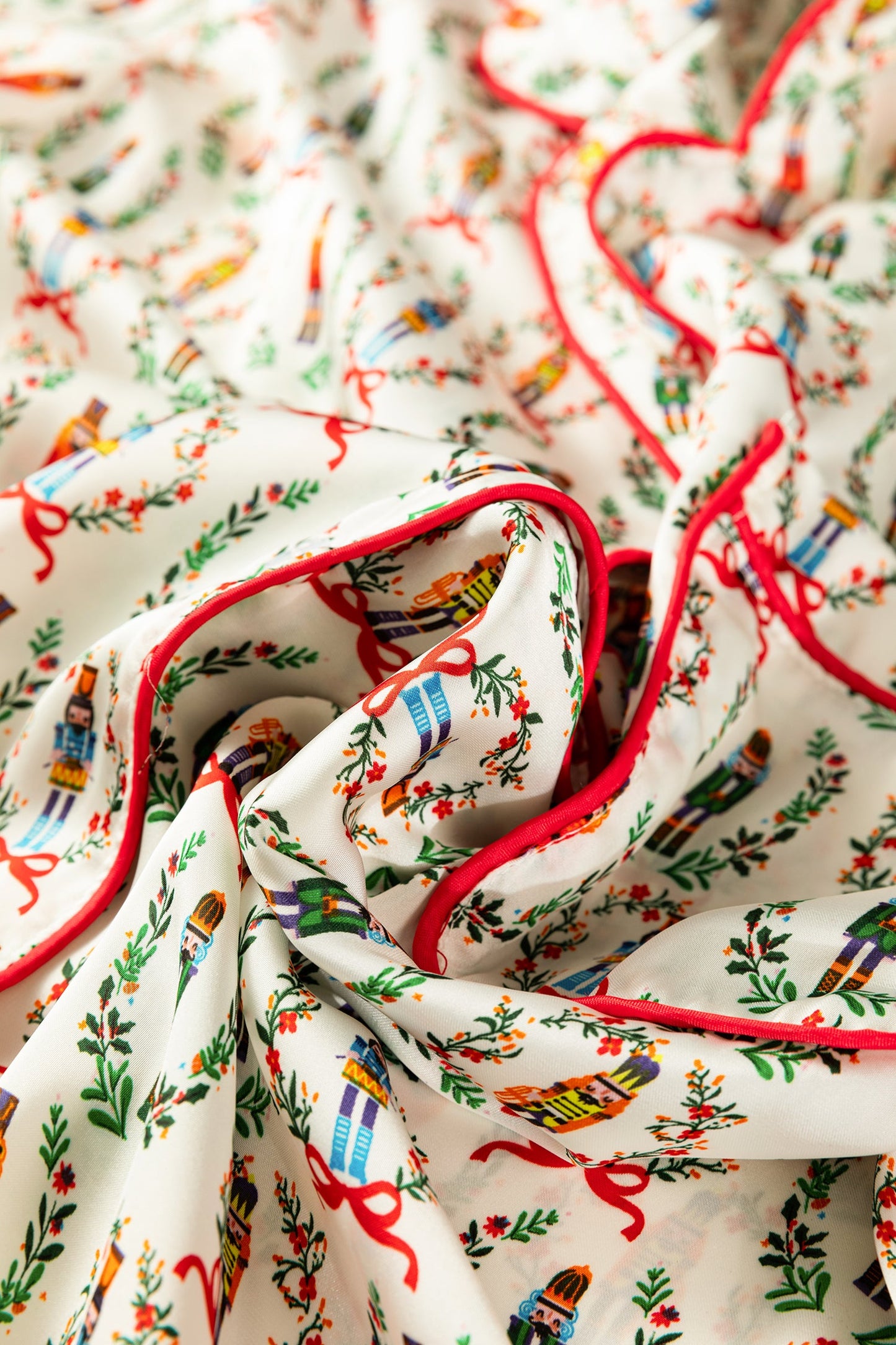 Beige Nutcracker Print Contrast Trim Tied up Bow Silky 2pcs Pajama Set Dear-Lover Dropshipping