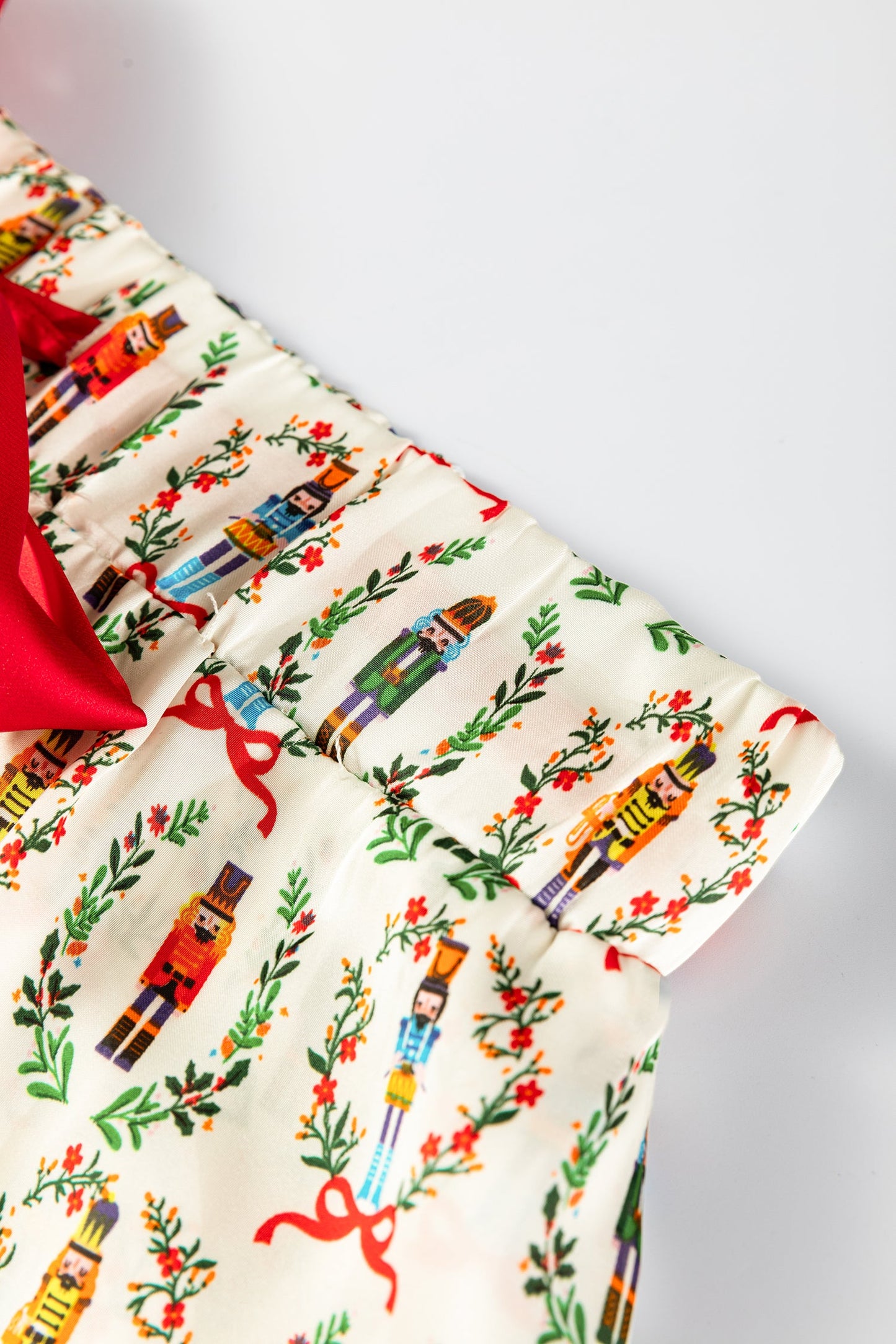 Beige Nutcracker Print Contrast Trim Tied up Bow Silky 2pcs Pajama Set Dear-Lover Dropshipping